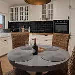 Suartini Pool Or Jakuzzi 아파트 *