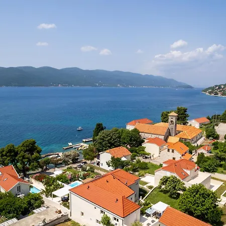 Apartment Suartini Pool Or Jakuzzi *