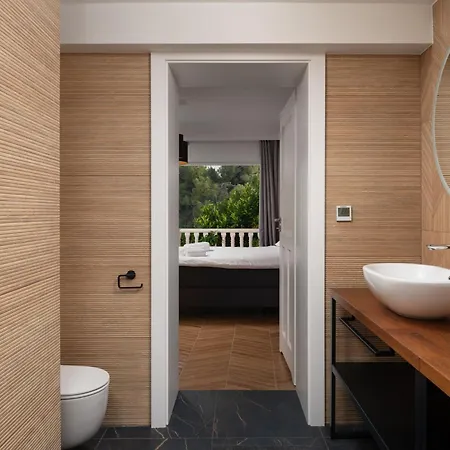 Suartini Pool Or Jakuzzi Viganj