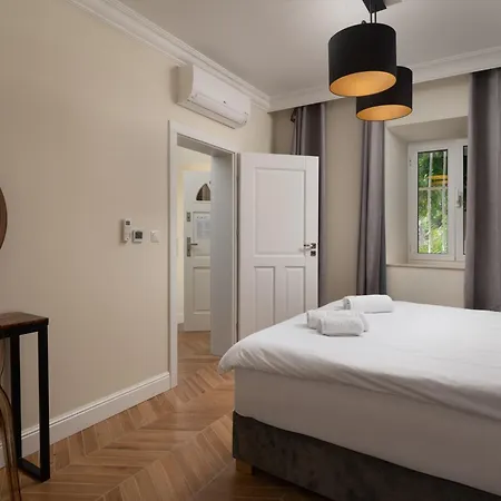 Suartini Pool Or Jakuzzi *